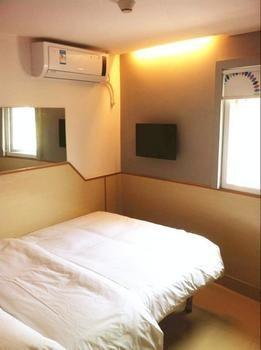 Yi Bai Chain Hotel Xiamen Exterior photo